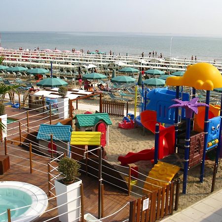 Hotel Taunus - Vista Mare Riccione Exteriör bild