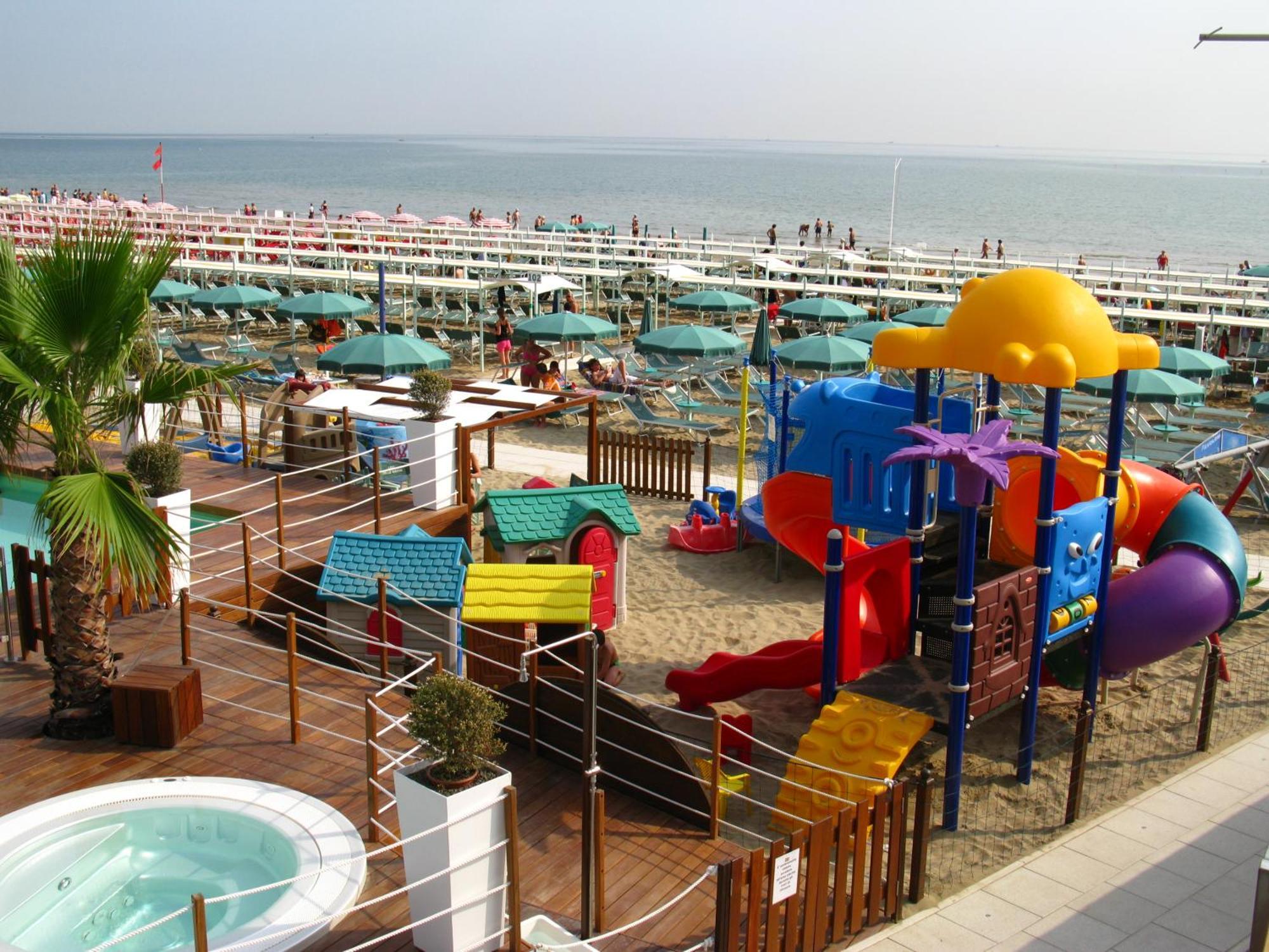 Hotel Taunus - Vista Mare Riccione Exteriör bild